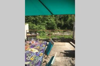 Maison F4 Bord De Rivi�re Dans Un Hameau De Village (pruno) Haute Corse