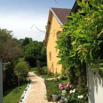 Hostal La Bicoque En Puisaye