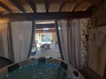 Le G�te De Sainte Vali�re Piscine Et Spa