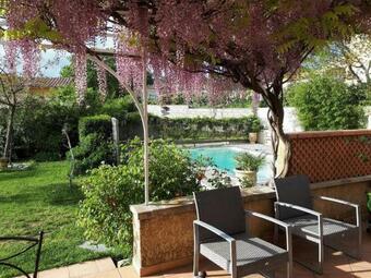 Hostal Chambre D'h�tes Le Cocon