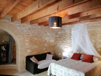 Hostal Chambre Maison En Pierre Jacuzzi