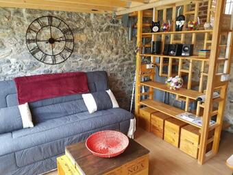 Hostal Duplex Swimming Cats