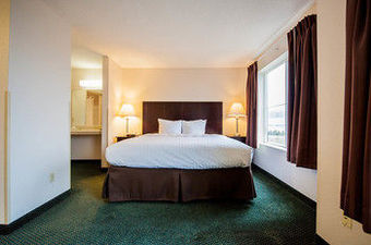 Hotel Greystone Inn & Suites