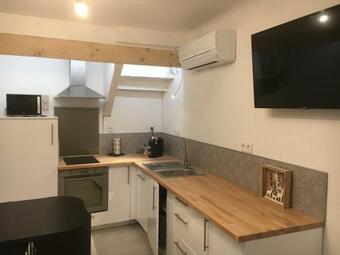 Apartamento Maison Au Coeur Du Village M�di�val De St Mitre Les Remparts