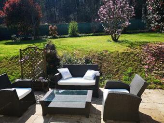 Maison � L'or�e Du Bois