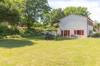 Les Quatre Filles - Entire 2 Bed Apartment