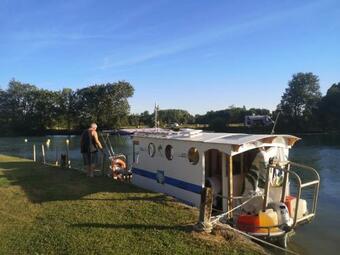 Camping Belle Rivi�re