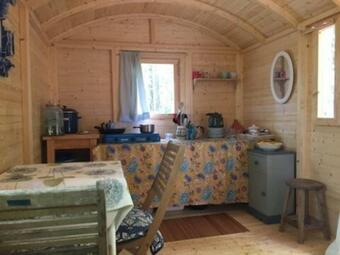 Immaculate Shepherdshut In Sougeres-en-puisaye