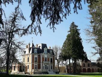 Bed & Breakfast Chateau Sourliavoux, Appartement En Chambres D'h�tes