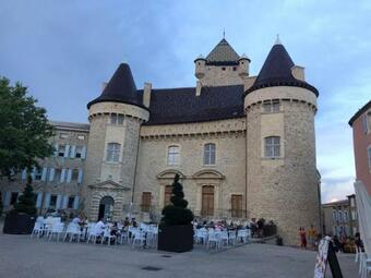 Maison Avec Piscine � L'or�e De La For�t