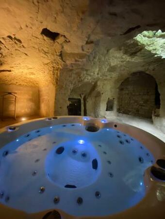 Maison De Caract�re Avec Jacuzzi 7 Places