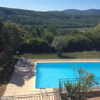 Apartamento Appart Meubl� Tout Confort, Balcon, Piscine Et Vue, Viens, Luberon