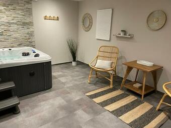 Bed & Breakfast Chambres D H�tes Avec Piscine Et Spa La Foli�re Saumur