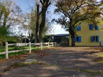 Bed & Breakfast Chambres D'h�tes Et G�te Delia