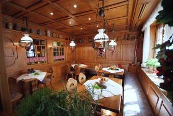 L�wen Hotel & Restaurant