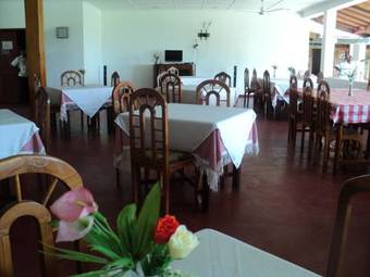 Hotel White Sand Beach Inn