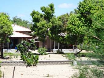Bed & Breakfast Nagenahira Beach Villa