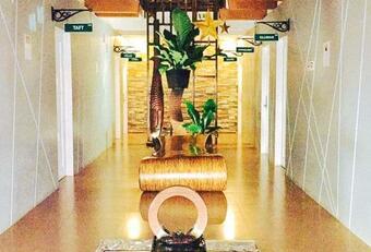 Hotel Reddoorz Plus @ Avenue One Digos