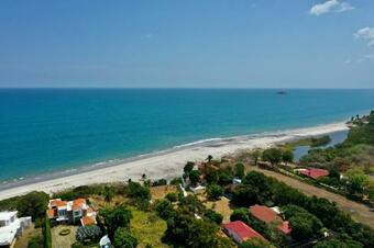 Agradable Y Relajante Casa De Playa Con Piscina
