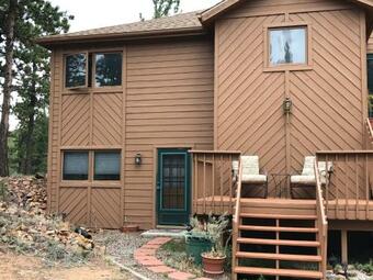 Hostal On The Divide