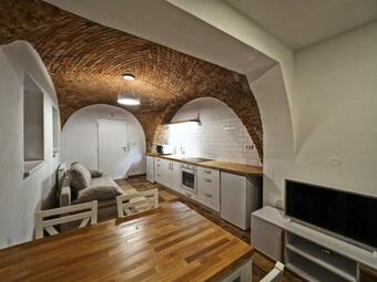 Apartm�ny Hab�nsk�, Cel� D?m