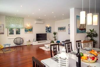 Villa Anita With Private Pool, Gym, 6 Bedrooms, Sea View