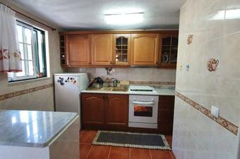 Secluded Beach House @praia Da Gal�