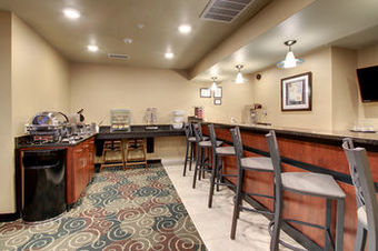 Cobblestone Hotel And Suites Salem