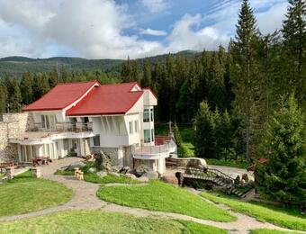 Lodge Vila Liliacul