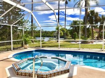 Luxury Home Heated Pool Spa Fishing Pier Wifi