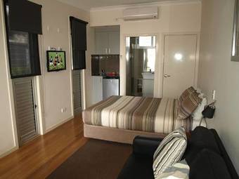 Motel Smart Stayzzz Inns