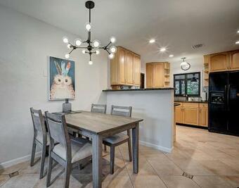 Fantastic 3 Bedroom Heated Salt Pool Home 3 Blocks From Wilton Drive