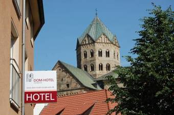 Dom Hotel