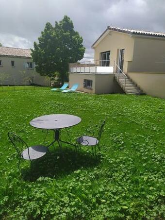 G�te Du Soleil Levant - Dr�me Des Collines