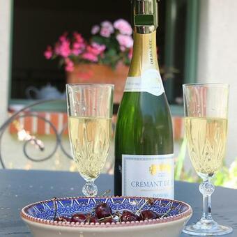 Le Logis Du Pressoir Self Catering Gites In Beautiful 18th Century Estate In The Heart Of The Loire Valley With Heated Pool And Extensive Grounds.