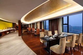 Hotel Wyndham Xinyang Downtown