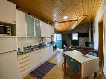 Casa R�stica T2 Com Salamandra E Cozinha - Seia - Serra Da Estrela - Casa Do Loureiro II