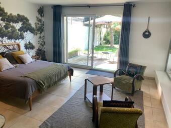 Bed & Breakfast Chambre En Dr�me Tropicale