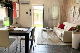 Apartamento Bilocale Con Giardino A Due Passi Dal Mare