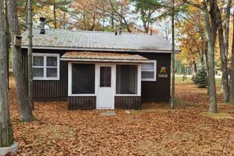 East Tawas City 3 Bedroom Rustic Cabin With Lake Huron Views