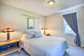 Cozy Elk Rapids Home With Yard Walk To 2 Lakes