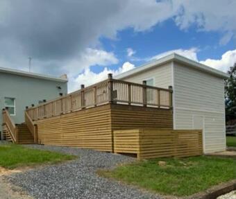 Apartamento Cozy Flat With Large Green Space And Private Deck In The Heart Of Downtown Wiggins