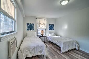 Mod Table Rock Lake Home With Lake Access, Deck