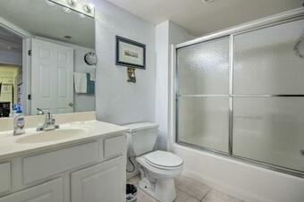 Apartamento Comfy Waterfront Condo With Boat Slip And Balcony