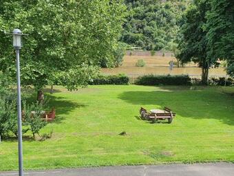 Ferienhaus-moselkern-8-pers-tiere-erl-mosel-burg-eltz