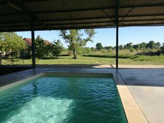 La Roulotte Circus Des Grillots