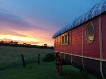 Bed & Breakfast La Roulotte Des Grillots