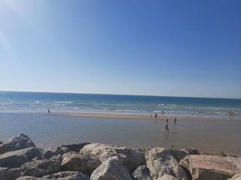 Gite De Rose Blanche