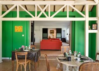 Hostal Le Monde De Charlie