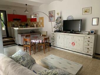 Apartamento C�vennes Bessegeoises